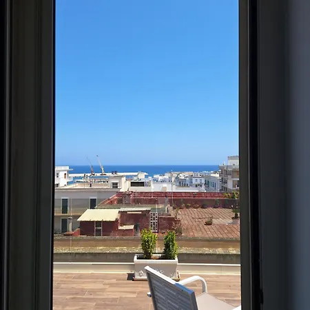 Vistamare House